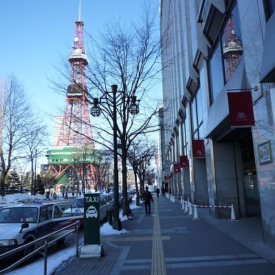 ��ʂ�ɖʂ���K���X�ʁA��p�����E�r������ ���e�n ���f�B�J���ɂ�������