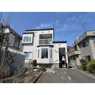 北海道石狩市の一戸建て | 2180万円 | 207.41m² | 駐車: あり | Akiyama house finder