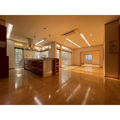 北海道札幌市の一戸建て | 9800万円 | 427.47m² | 駐車: あり | Akiyama house finder