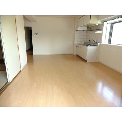 小倉北区田町の広々2LDKに空き出ました♪住みやすい西小倉エリアで、快適な生活を送りませんか！リバーウォークや勝山公園も徒歩圏内です♪