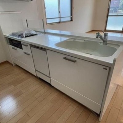 小倉北区弁天町の140㎡超えの広々5LDK！各居室も広く、ウォークインクローゼットも完備して収納に困りません！駐車場も1台無料で付いてきますので、ファミリータイプの広々物件をお探しの方！オススメですよ！