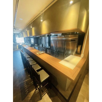 小倉北区吉野町の一階路面店舗！居酒屋の居抜き店舗の紹介です！造作譲渡金500万円ですぐにでも開業できちゃう、諸経費を抑えられるオススメ物件です！諸条件等も相談にのれますので、気になる方は気軽にお問い合わ