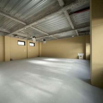 福岡県北九州市小倉北区魚町に、新しいビジネスの拠点にぴったりの店舗物件が登場しました！

平和通駅から徒歩4分、小倉駅からも徒歩7分と、複数路線が利用できる便利な立地が魅力です。駅前立地で商店街に面し、幹