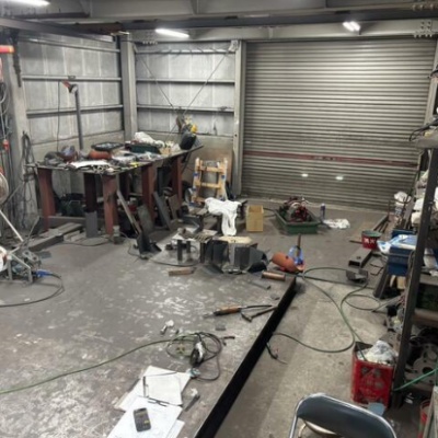 福岡県北九州市若松区に位置する「南二島2丁目貸工場」は、事業の新たな拠点をお探しの方にぴったりの貸工場です。月々65万円（税込）で、広々とした専有面積282.77㎡をご利用いただけます。

こちらの物件は鉄骨造