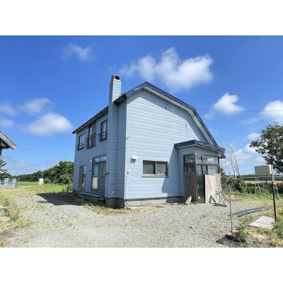 北海道空知郡南幌町の一戸建て | 2180万円 | 2677.29m² | 駐車: あり | Akiyama house finder
