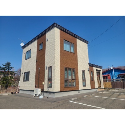 北海道様似郡様似町の一戸建て | 2580万円 | 218m² | 駐車: あり | Akiyama house finder
