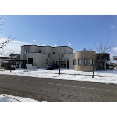 北海道苫小牧市の一戸建て | 4500万円 | 993.84m² | 駐車: あり | Akiyama house finder