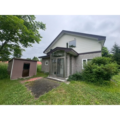 北海道川上郡弟子屈町の一戸建て | 1000万円 | 496.09m² | 駐車: あり | Akiyama house finder