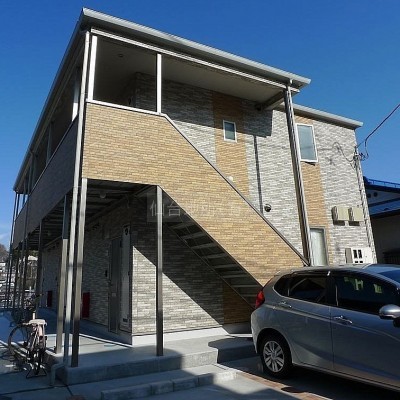 階段部分にも屋根があり階段の耐久性向上