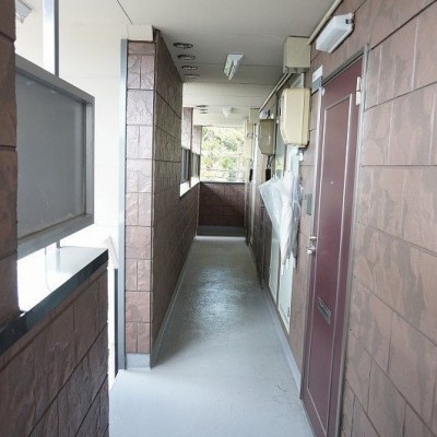 外観リフォームしてますので綺麗な共用部