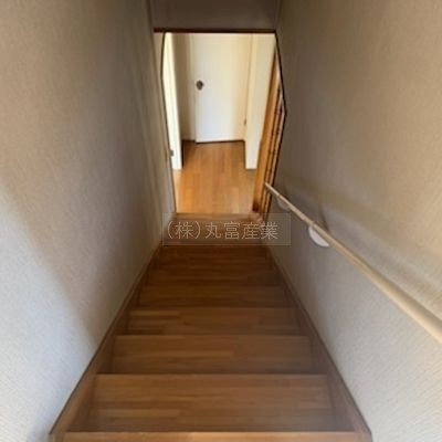 2階への階段
