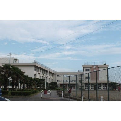 鶴谷小学校