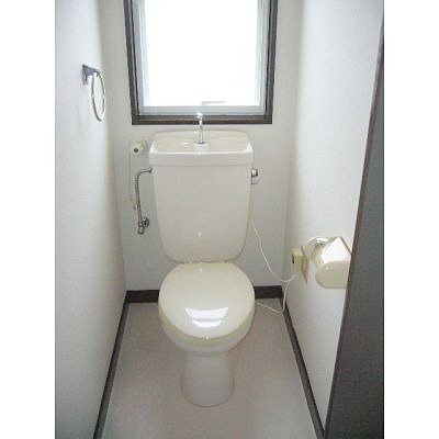 トイレ窓付