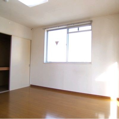 洋室~大きい収納有り