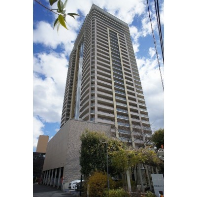 地上32階地下1階建て