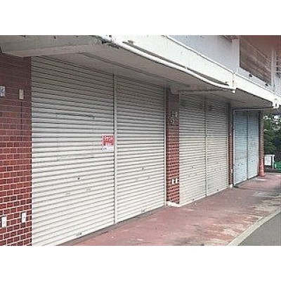 バス通り側の外観