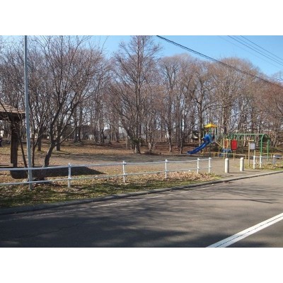 向かいの旭公園