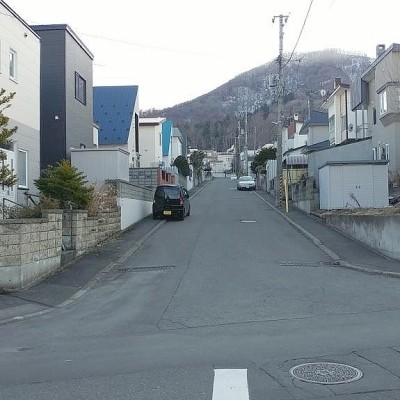 前面道路(北西側8m道路)