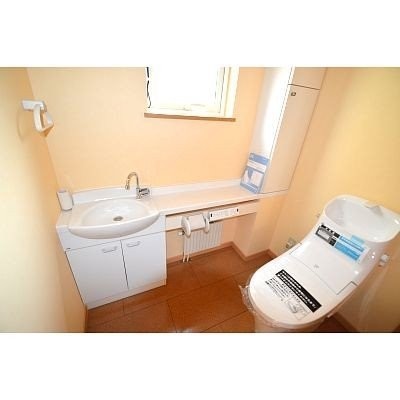 広いトイレ、新品♪