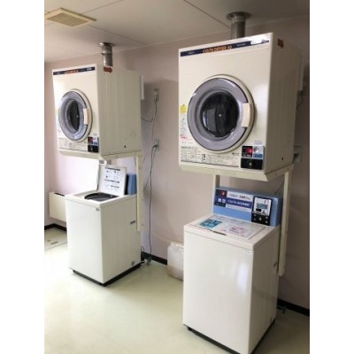 1Fコインランドリー