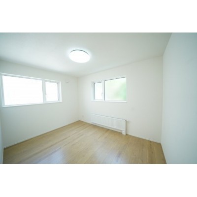 洋室6帖(トイレ側)