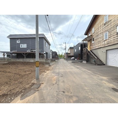 前面道路含む現地写真:前面道路(南に向かって撮影)
