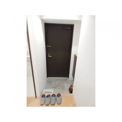 玄関:入って向かって左側にシューズBox