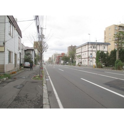 白石藻岩通りに面しています♪