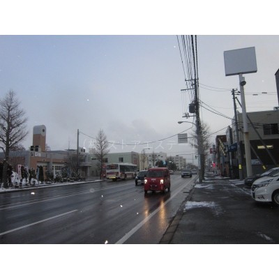 バス停から徒歩2分♪