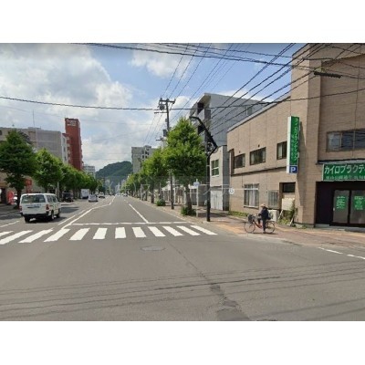 市電停留所から徒歩4分♪