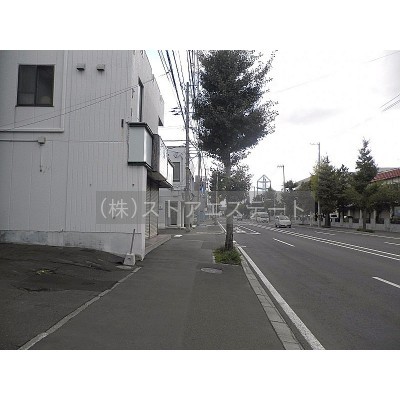 近隣に商業施設あり♪