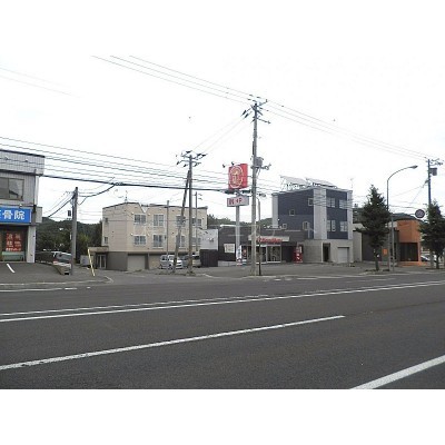 近隣には商業施設あり♪