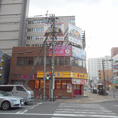 信号目の前♪