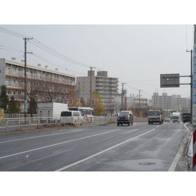 バス停から徒歩1分♪