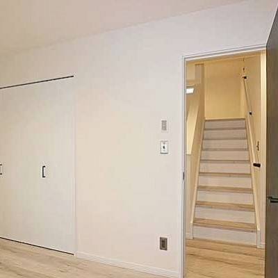 2F子供部屋から見えるロフト階段