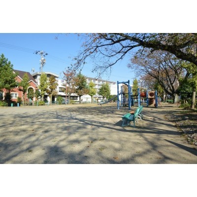 住宅街ながらも緑に溢れた環境◎