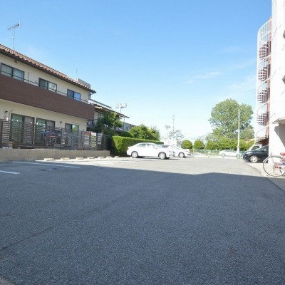 駐車スペース確保☆敷地280坪超で評価◎