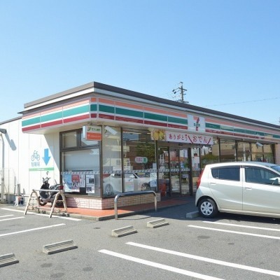 24時間営業のコンビニもお散歩圏内♪