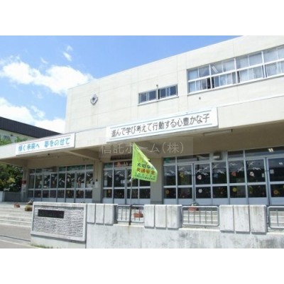 札幌市立北白石小学校まで692m