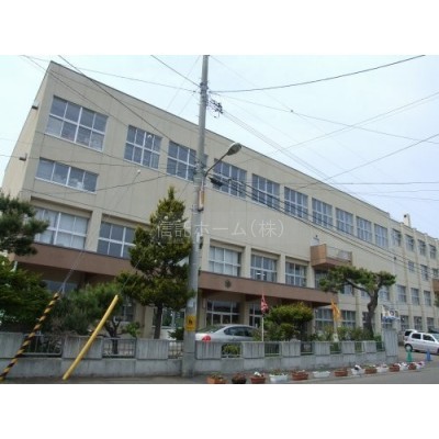 札幌市立福住小学校まで1273m
