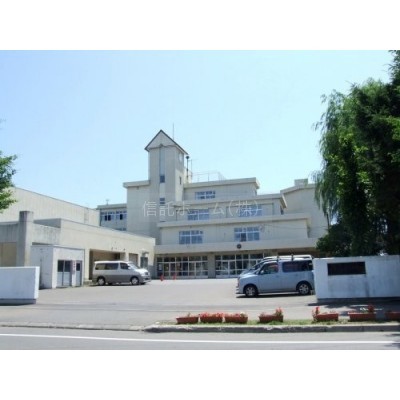 米里中学校まで1320m