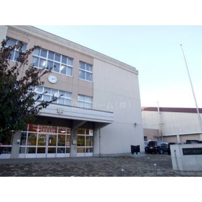 札幌市立札苗小学校まで298m