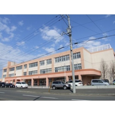 札幌市立星置中学校まで739m