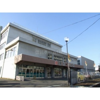 豊園小学校まで732m