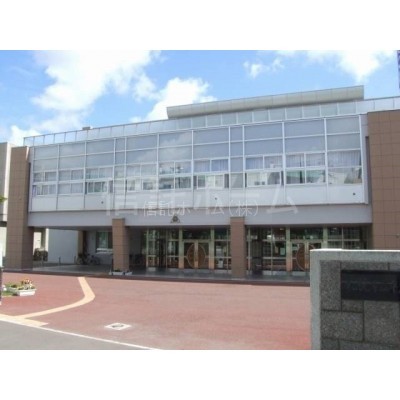 平岸中学校まで1295m