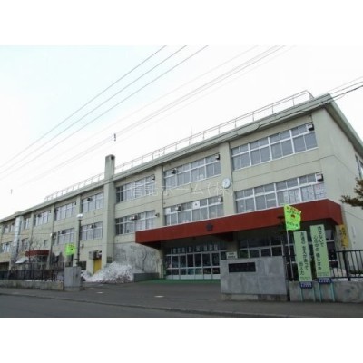 札幌市立小学校 本郷小学校まで517m