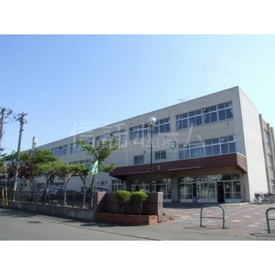 八軒東中学校まで259m