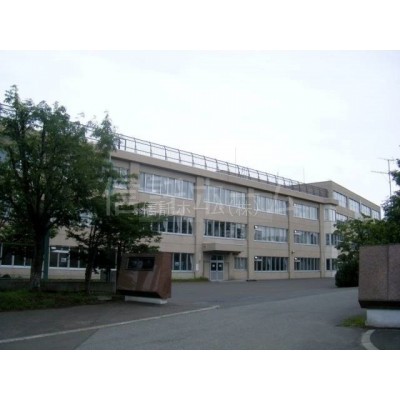 中学校:札幌市立清田中学校:882m