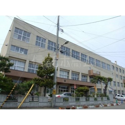 小学校:札幌市立福住小学校:723m