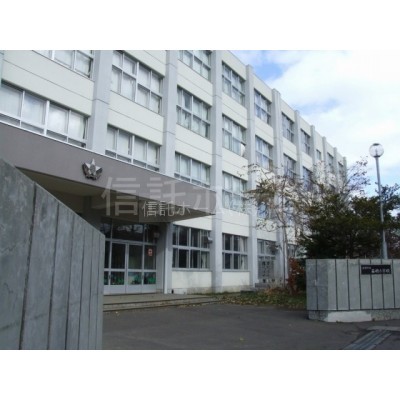 小学校:札幌市立苗穂小学校:124m